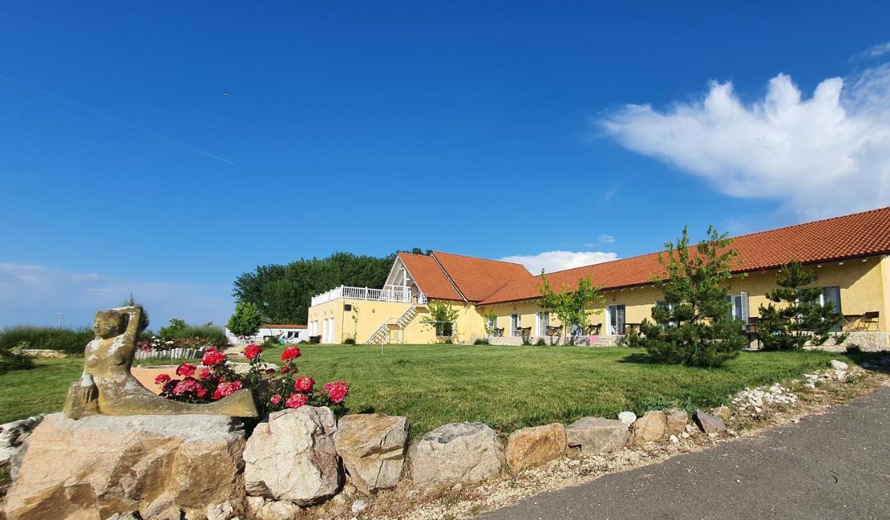Naiada Ostrov Exterior foto